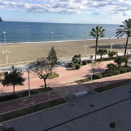 Piso Frente Al Mar Primera Linea De Playa En Malaga Con Parking Gratuito Exterior foto