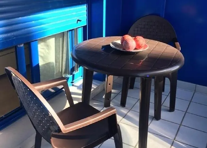 Piso Frente Al Mar Primera Linea De Playa En Malaga Con Parking Gratuito