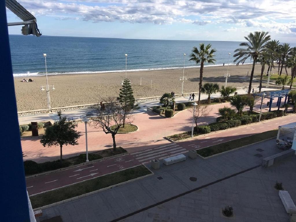 Piso Frente Al Mar Primera Linea De Playa En Con Parking Gratuito Appartamento